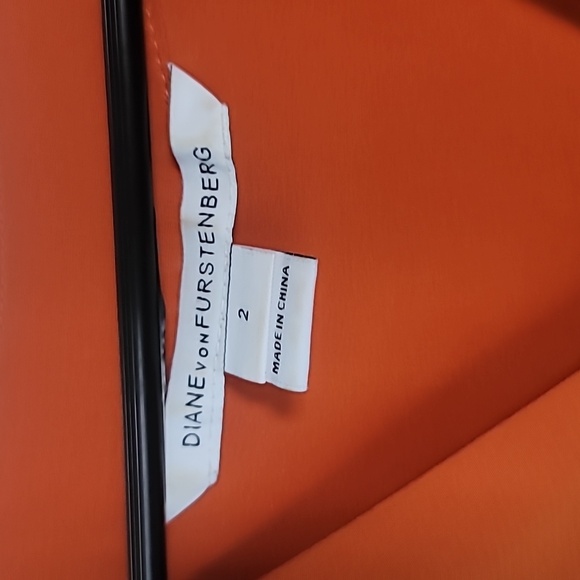 Sz 2 100% silk DVF blouse - Picture 2 of 7